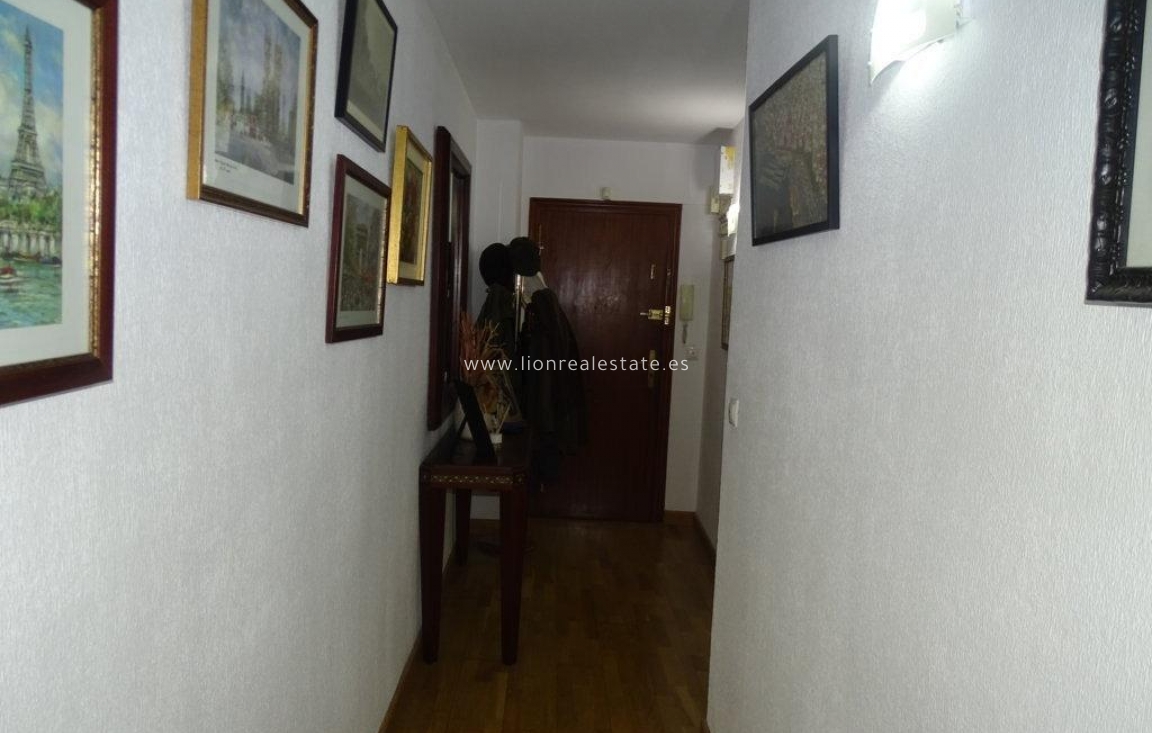 Resale - Apartment / flat - Torrevieja - torrevieja