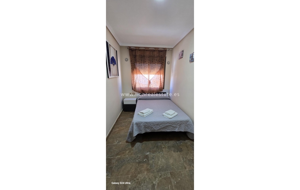 Resale - Apartment / flat - Torrevieja - torrevieja