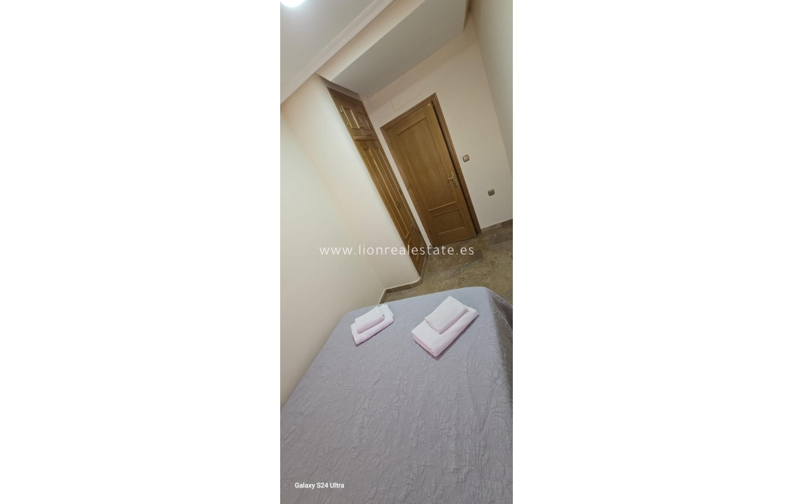 Resale - Apartment / flat - Torrevieja - torrevieja