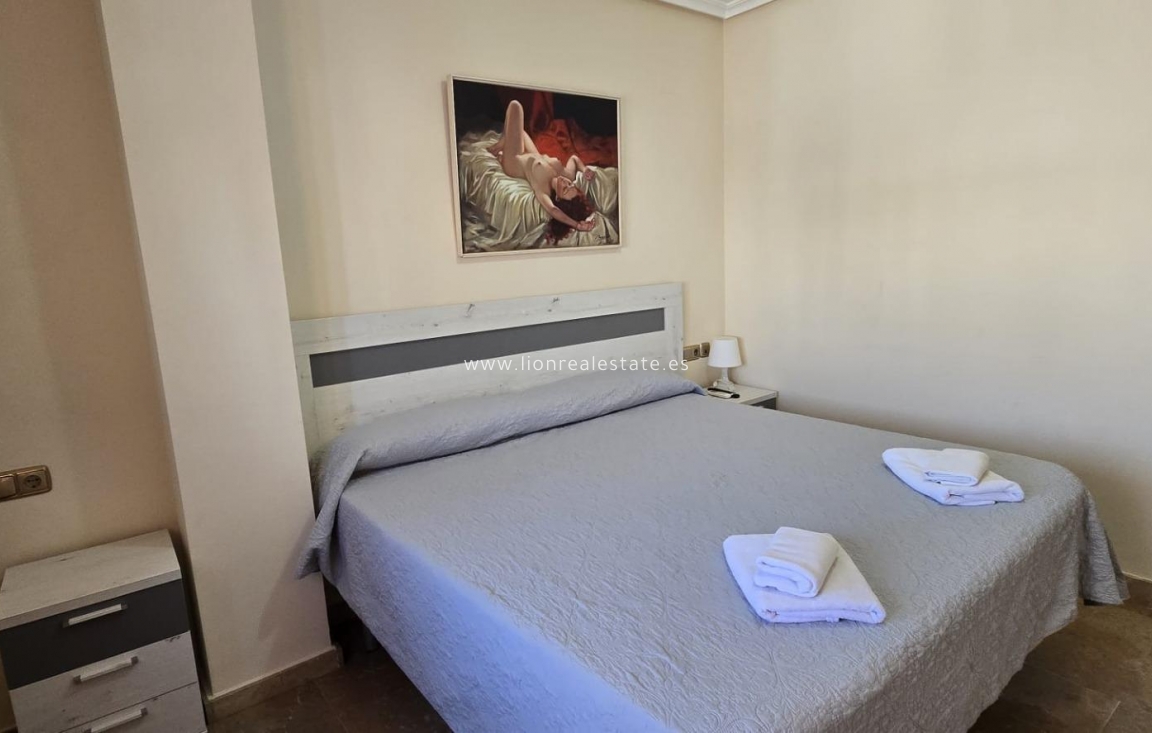 Resale - Apartment / flat - Torrevieja - torrevieja