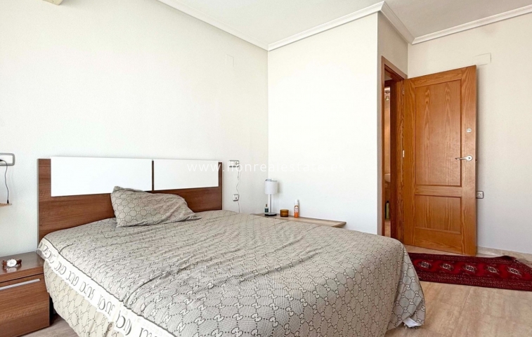 Resale - Apartment / flat - Torrevieja