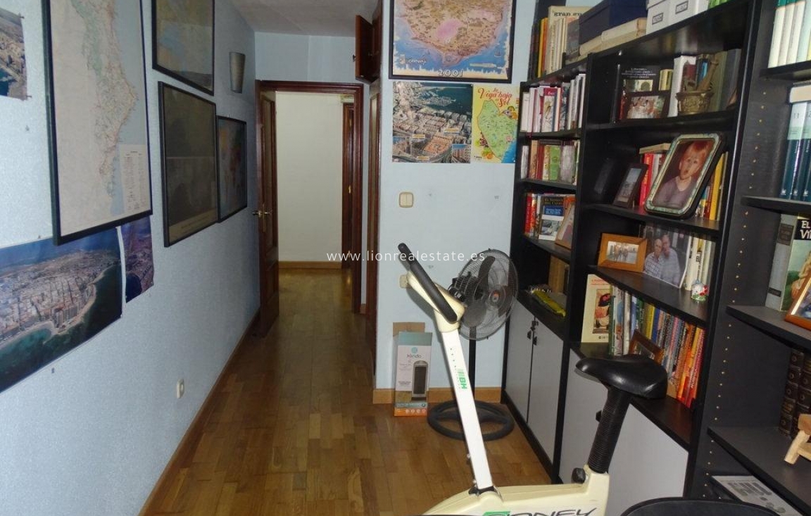 Resale - Apartment / flat - Torrevieja