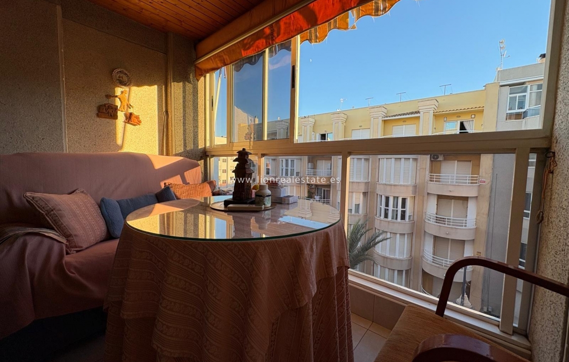 Resale - Apartment / flat - Torrevieja