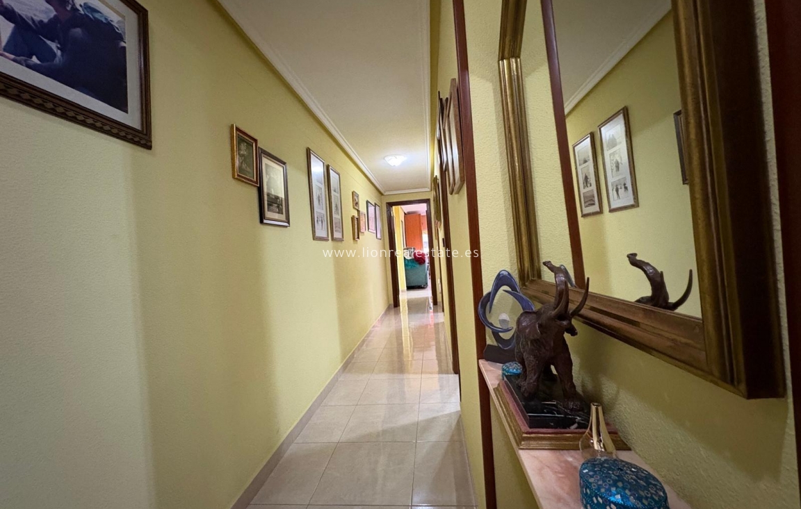 Resale - Apartment / flat - Torrevieja