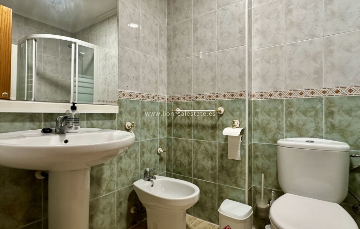 Resale - Apartment / flat - Torrevieja