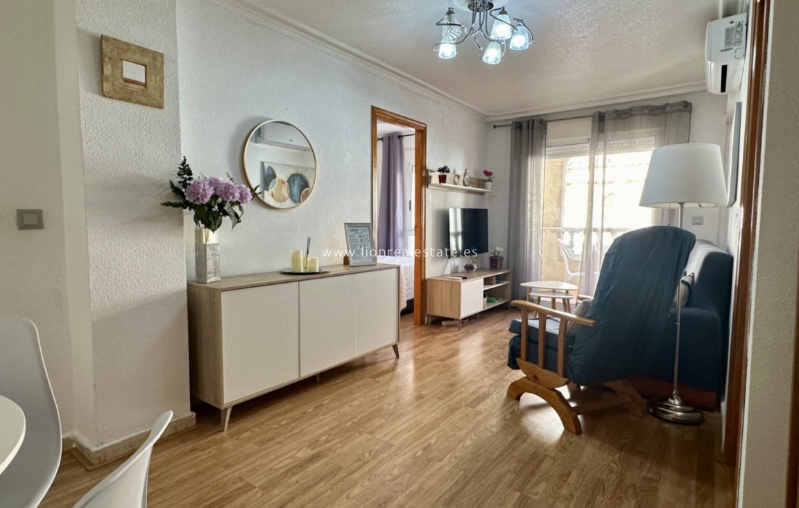 Resale - Apartment / flat - Torrevieja