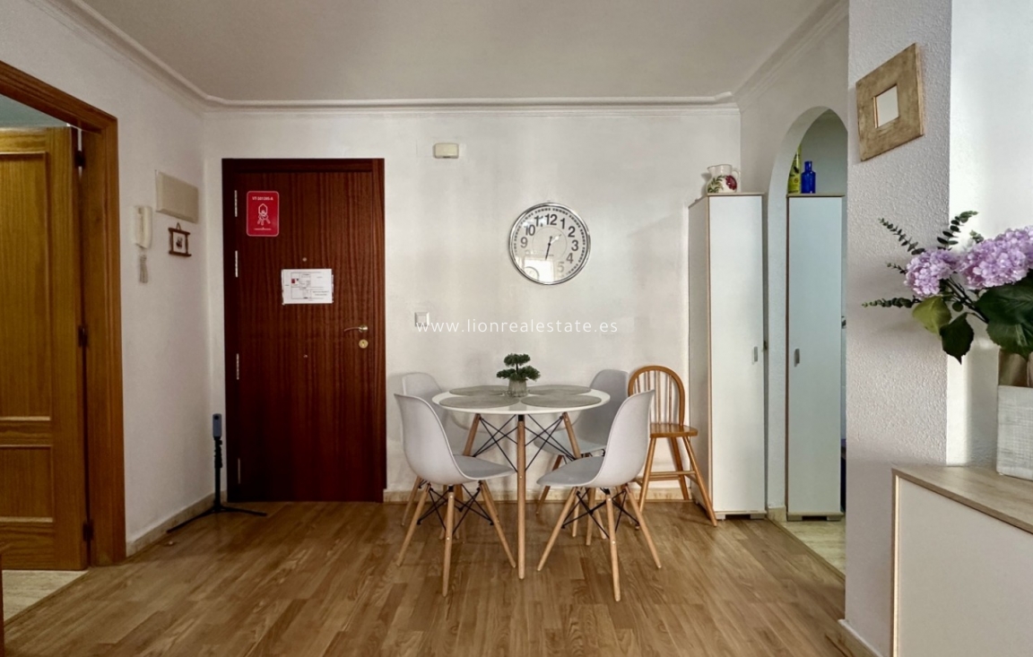 Resale - Apartment / flat - Torrevieja