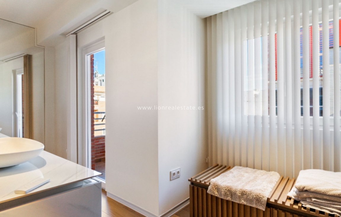 Resale - Apartment / flat - Torrevieja