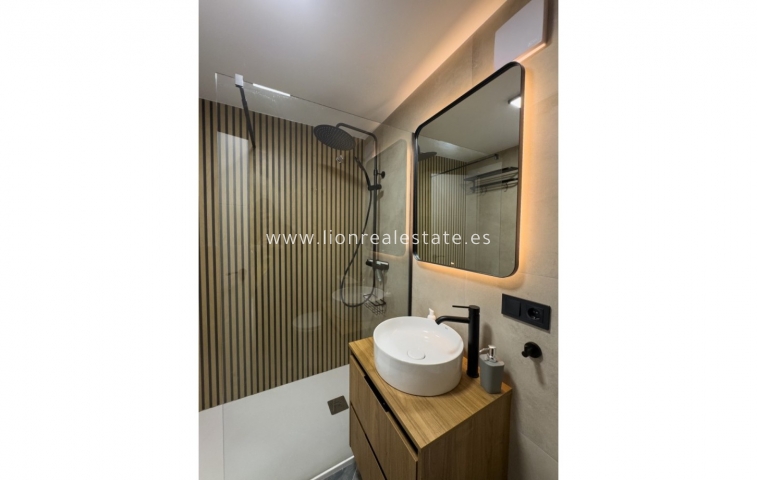 Resale - Apartment / flat - Torrevieja