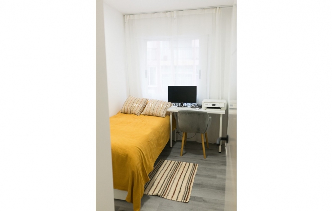 Resale - Apartment / flat - Torrevieja