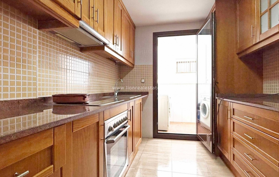 Resale - Apartment / flat - Torrevieja