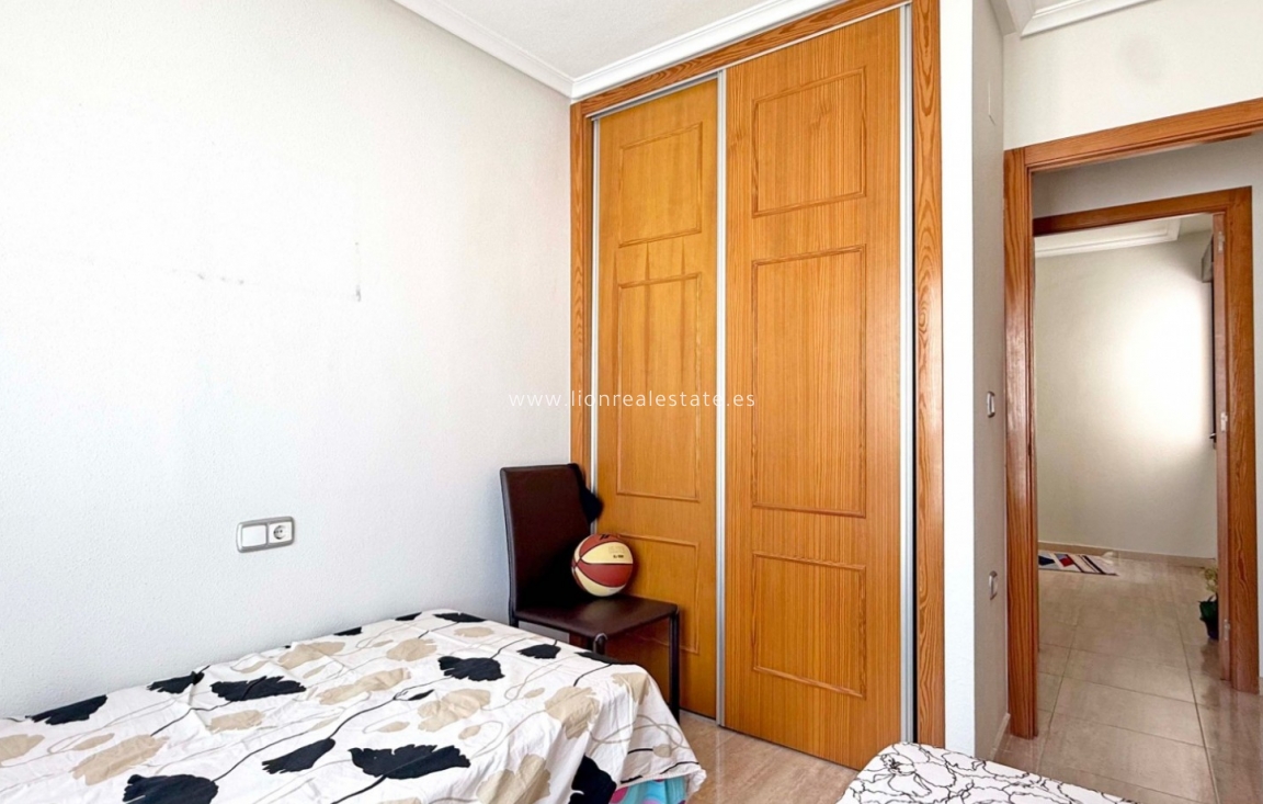 Resale - Apartment / flat - Torrevieja