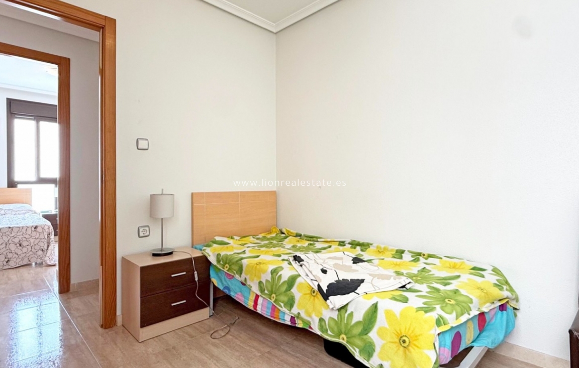 Resale - Apartment / flat - Torrevieja