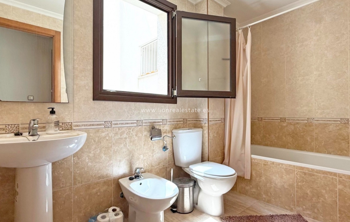 Resale - Apartment / flat - Torrevieja