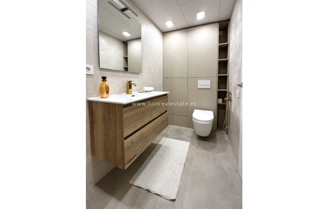 Resale - Apartment / flat - Torrevieja