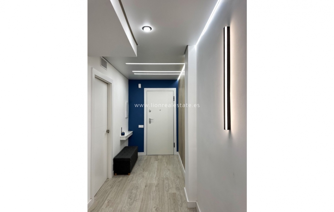 Resale - Apartment / flat - Torrevieja