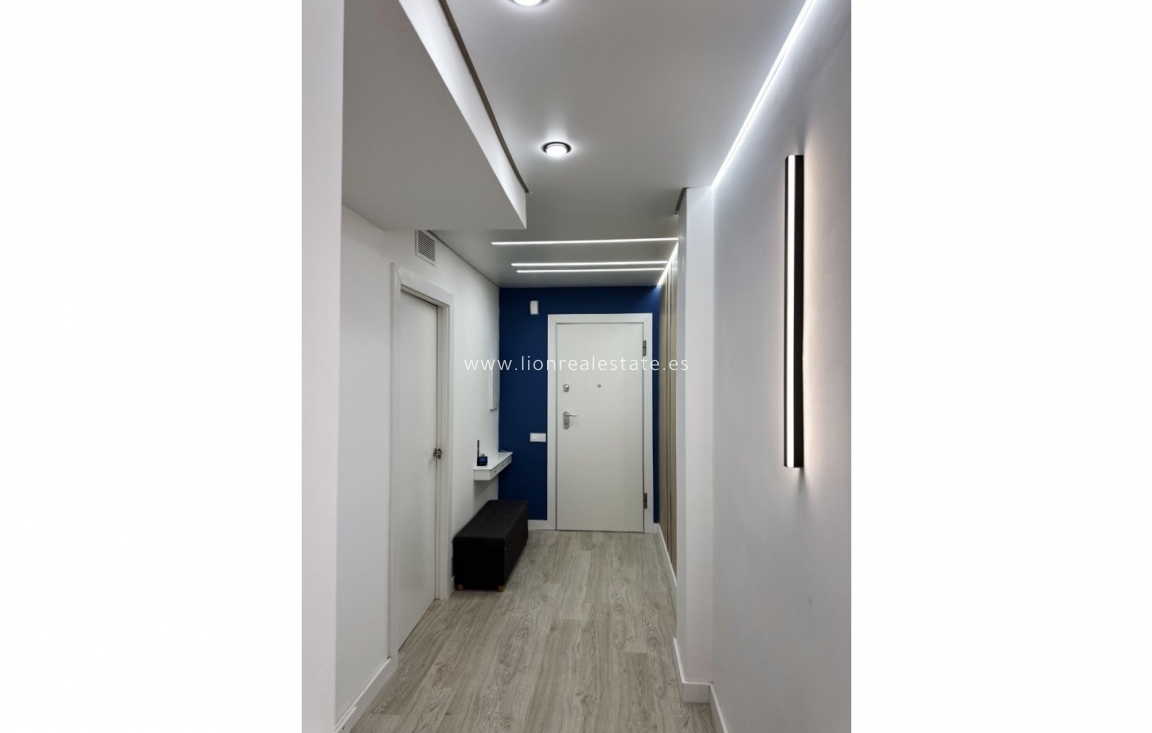 Resale - Apartment / flat - Torrevieja