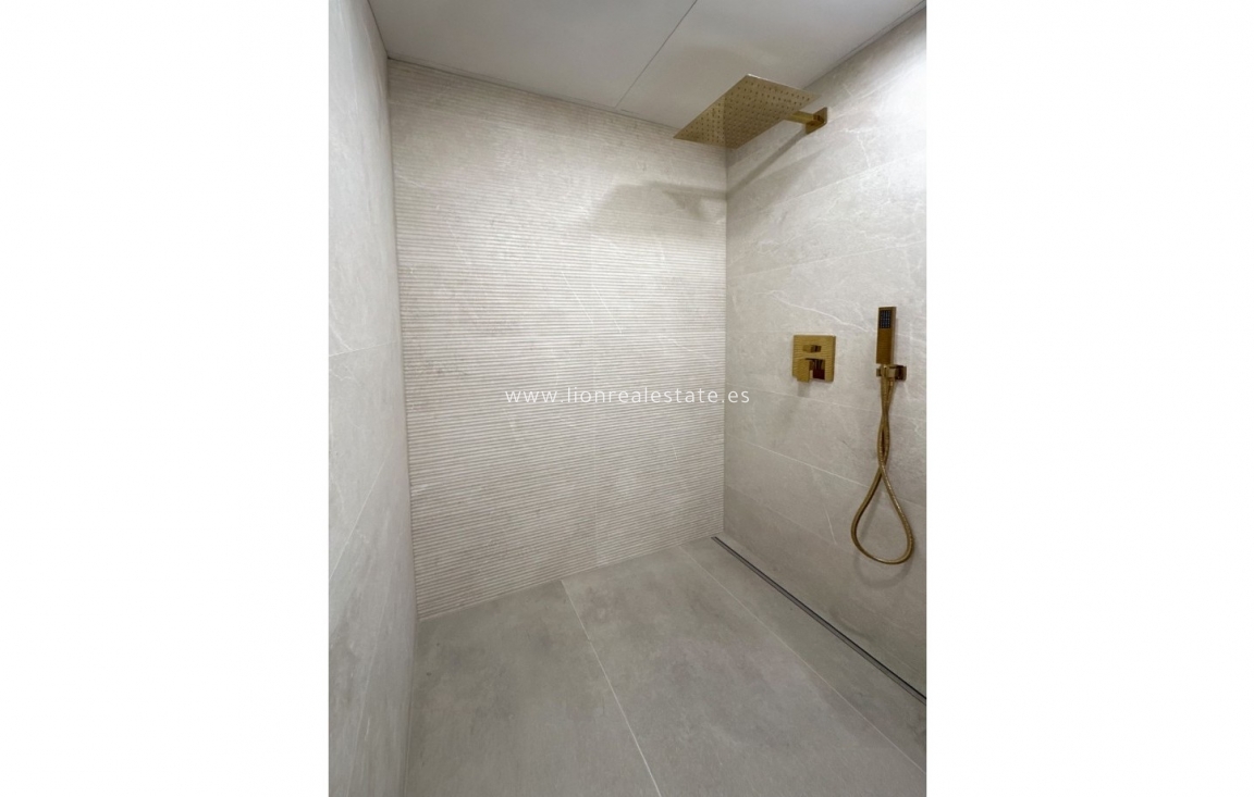 Resale - Apartment / flat - Torrevieja