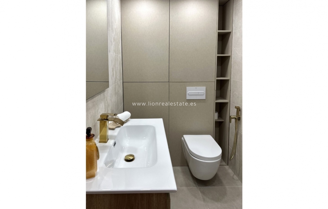 Resale - Apartment / flat - Torrevieja