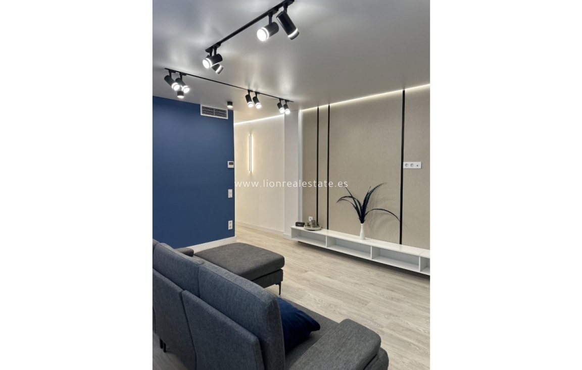 Resale - Apartment / flat - Torrevieja