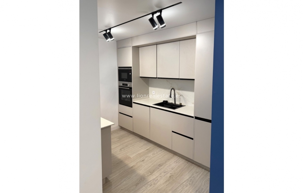 Resale - Apartment / flat - Torrevieja