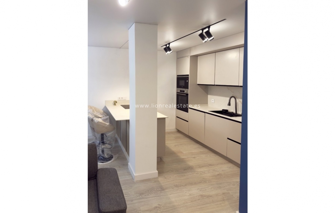 Resale - Apartment / flat - Torrevieja