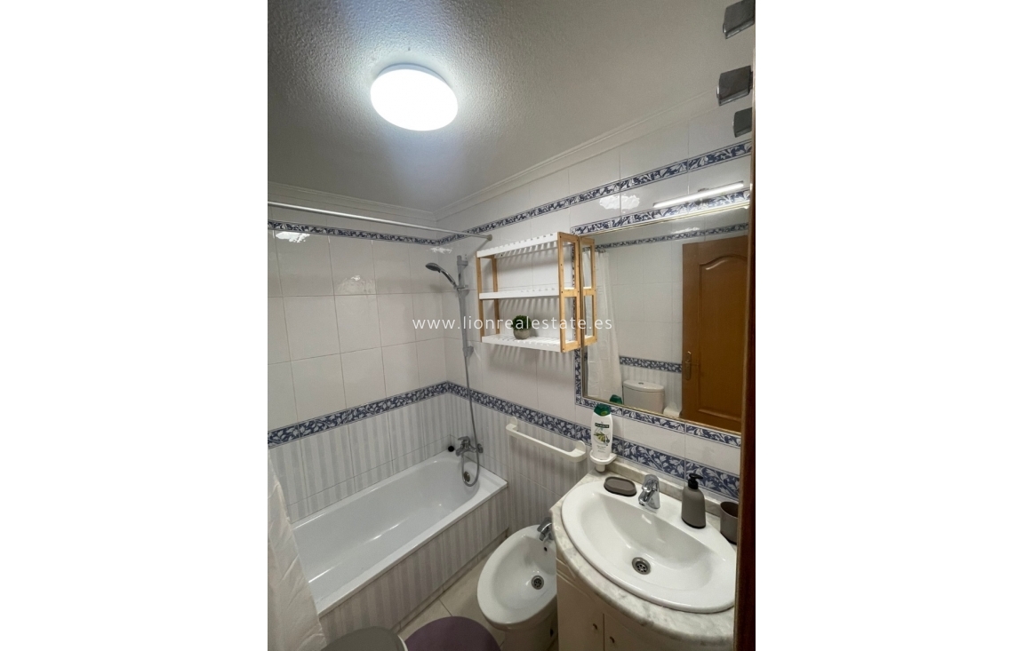 Resale - Apartment / flat - Torrevieja