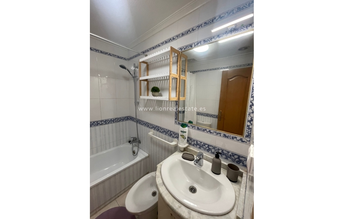 Resale - Apartment / flat - Torrevieja