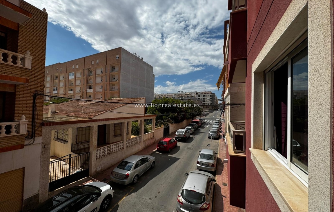 Resale - Apartment / flat - Torrevieja