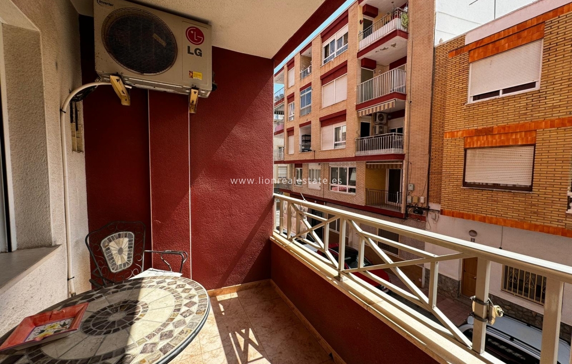 Resale - Apartment / flat - Torrevieja