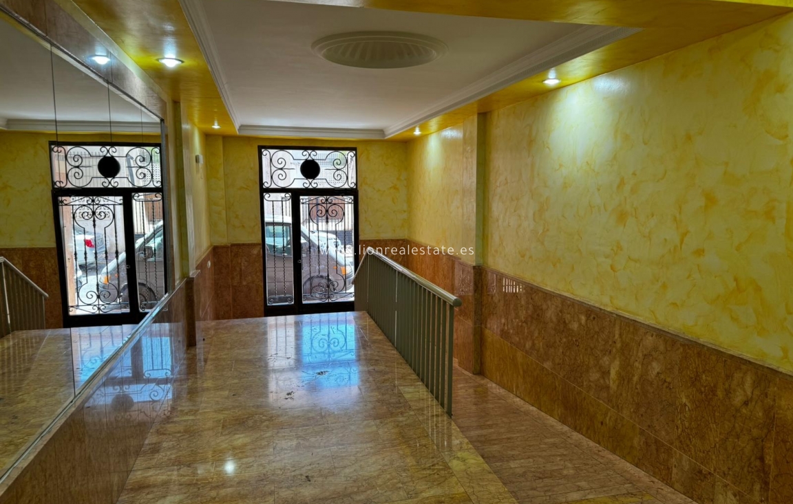 Resale - Apartment / flat - Torrevieja