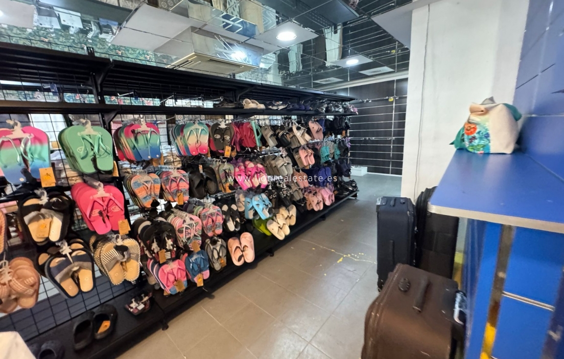 Resale - Building - Torrevieja - Centro