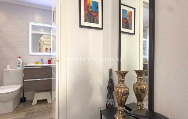 Resale - Bungalow - Orihuela Costa - La Zenia