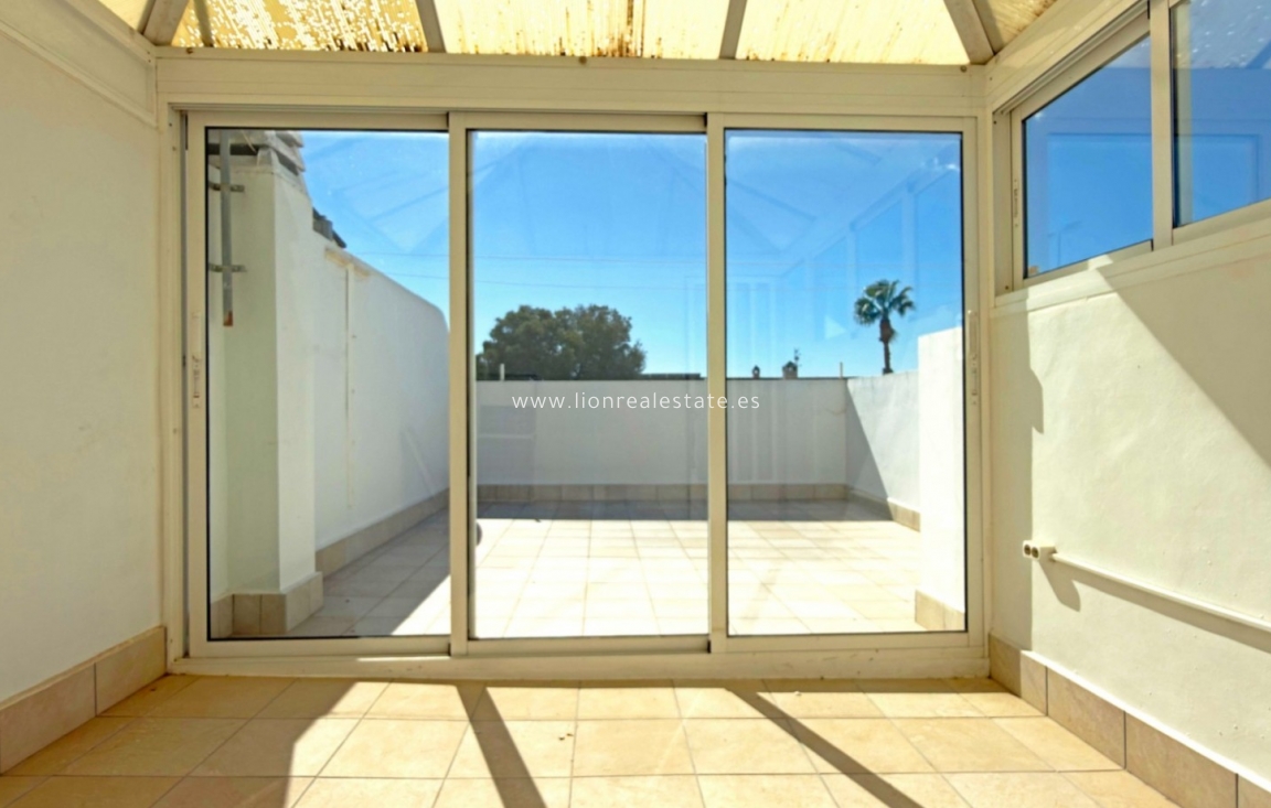 Resale - Bungalow - Orihuela Costa - La Zenia