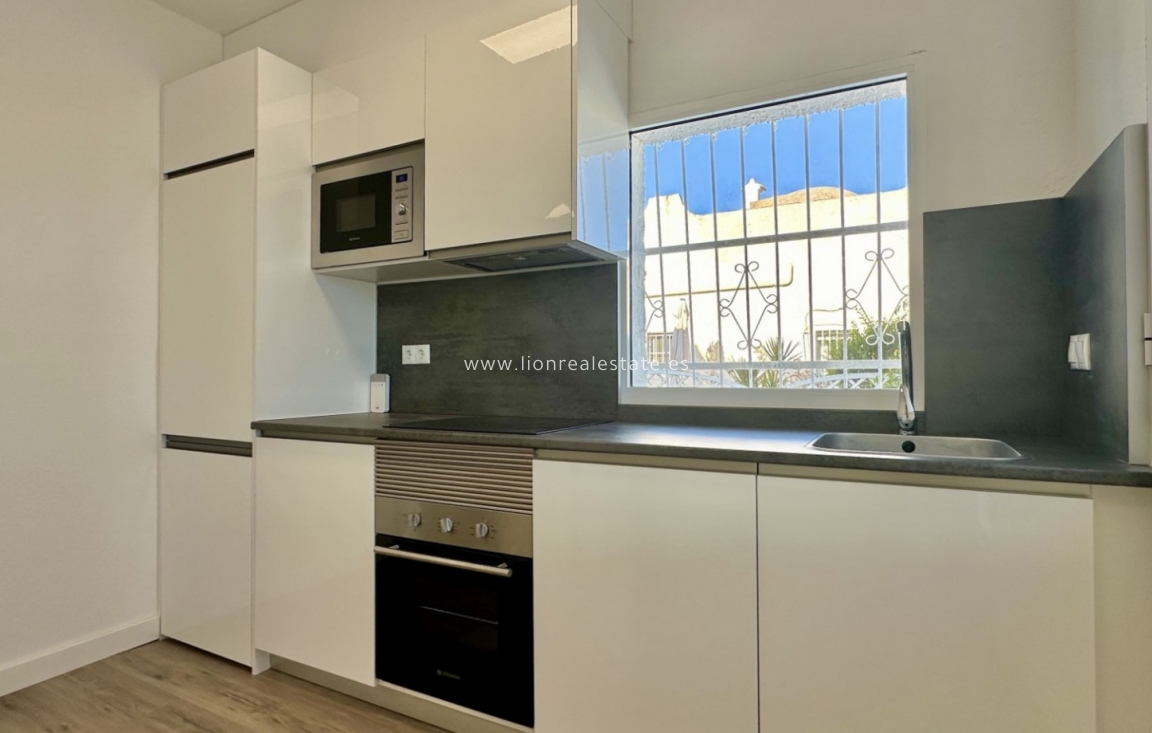 Resale - Bungalow - Orihuela Costa - Las Filipinas