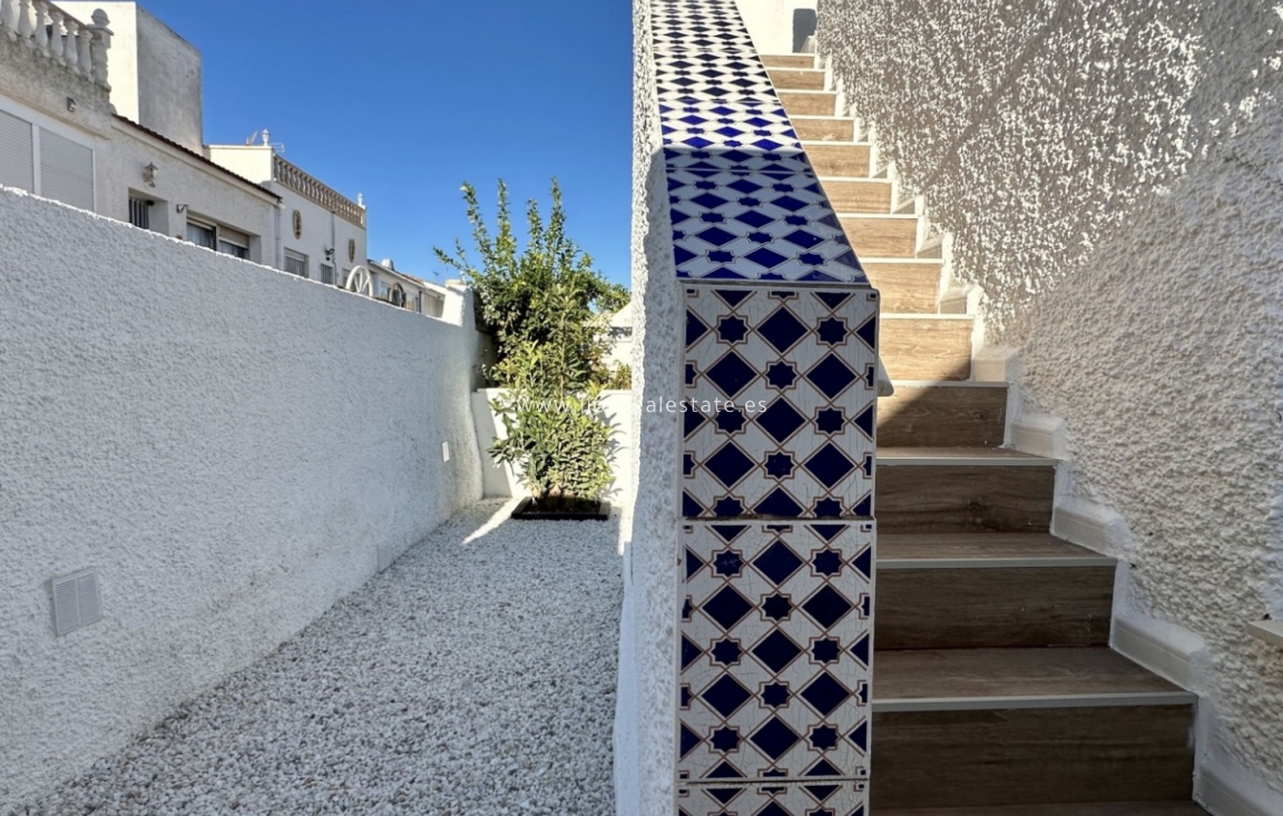 Resale - Bungalow - Orihuela Costa - Las Filipinas