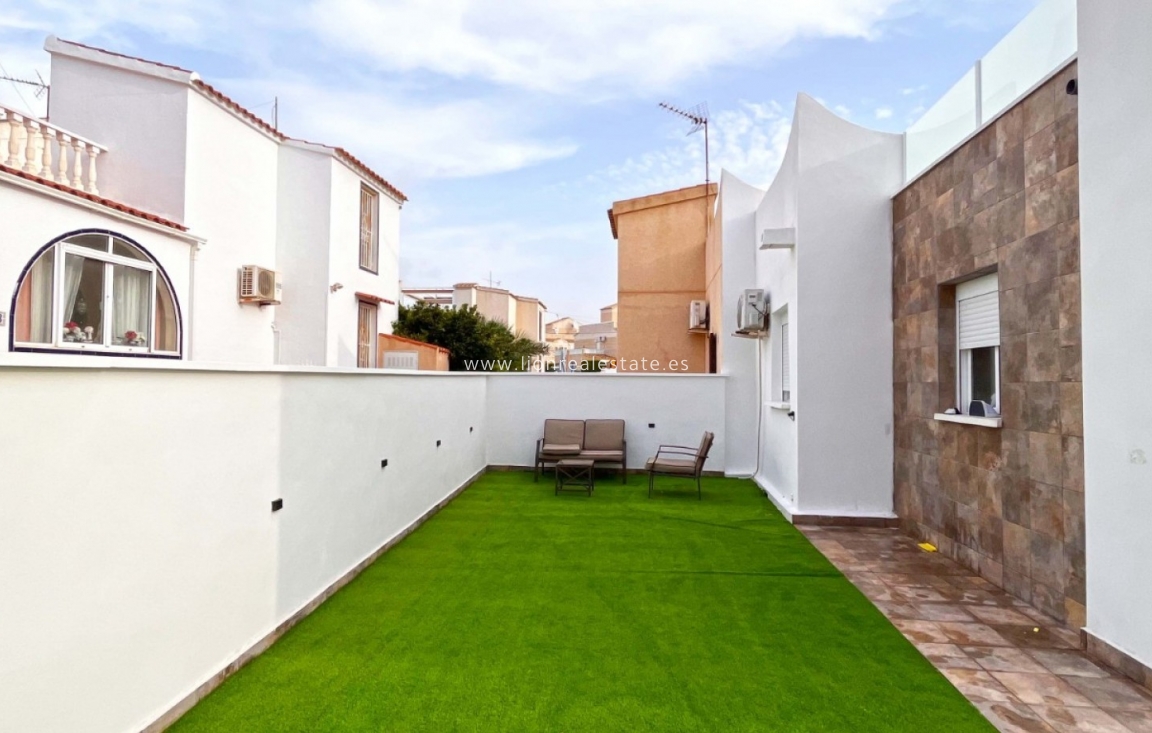 Resale - Bungalow - Orihuela Costa - Playa Flamenca