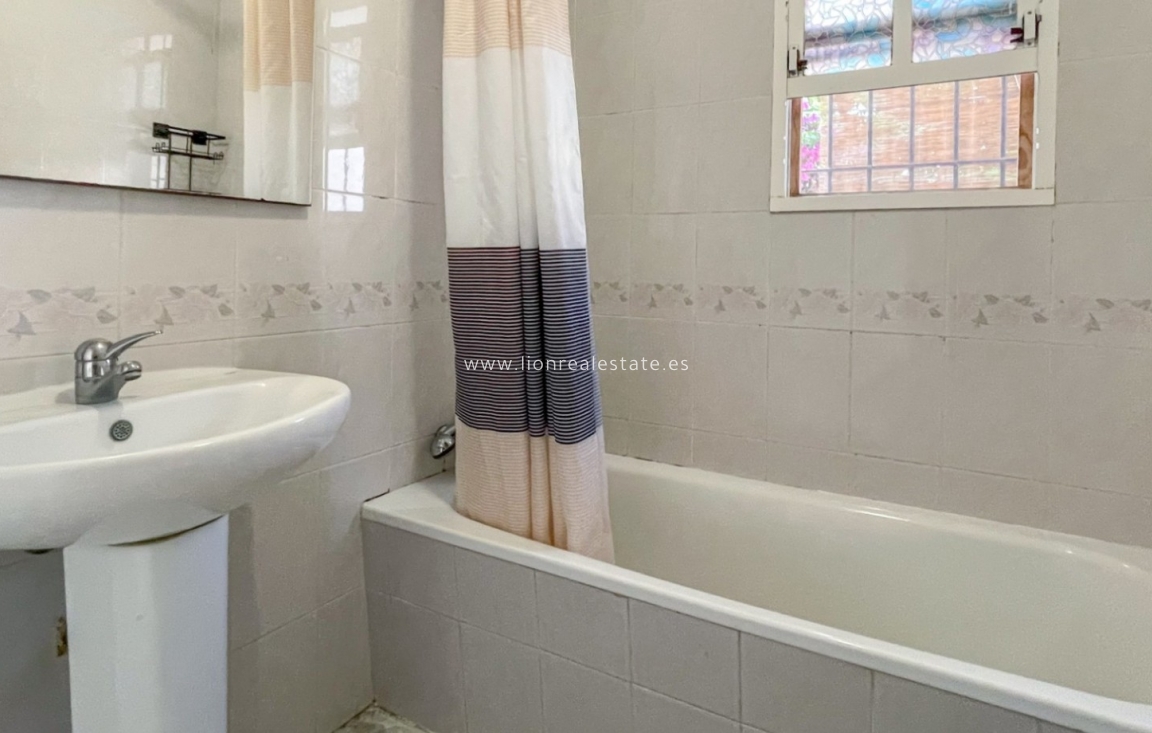 Resale - Bungalow - Orihuela Costa - Playa Flamenca