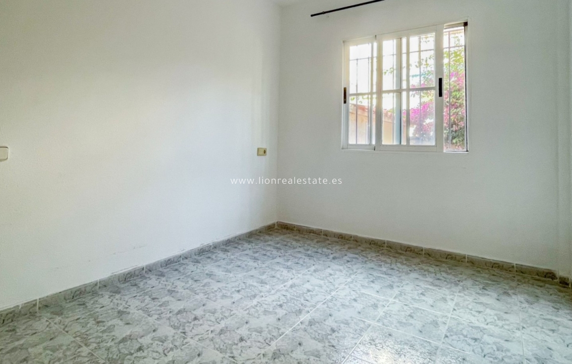 Resale - Bungalow - Orihuela Costa - Playa Flamenca
