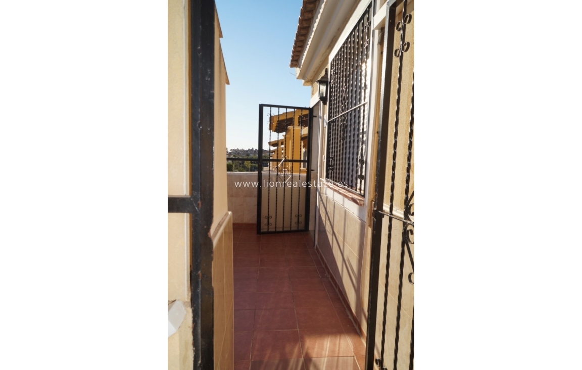 Resale - Bungalow - Orihuela Costa - Villamartín