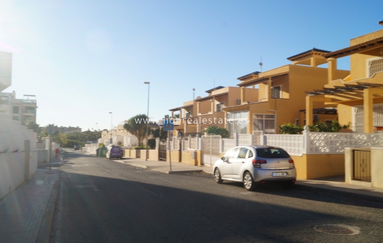 Resale - Bungalow - Orihuela Costa - Villamartín