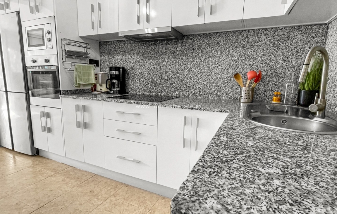 Resale - Bungalow - Torrevieja - La Siesta - El Salado -  Torreta