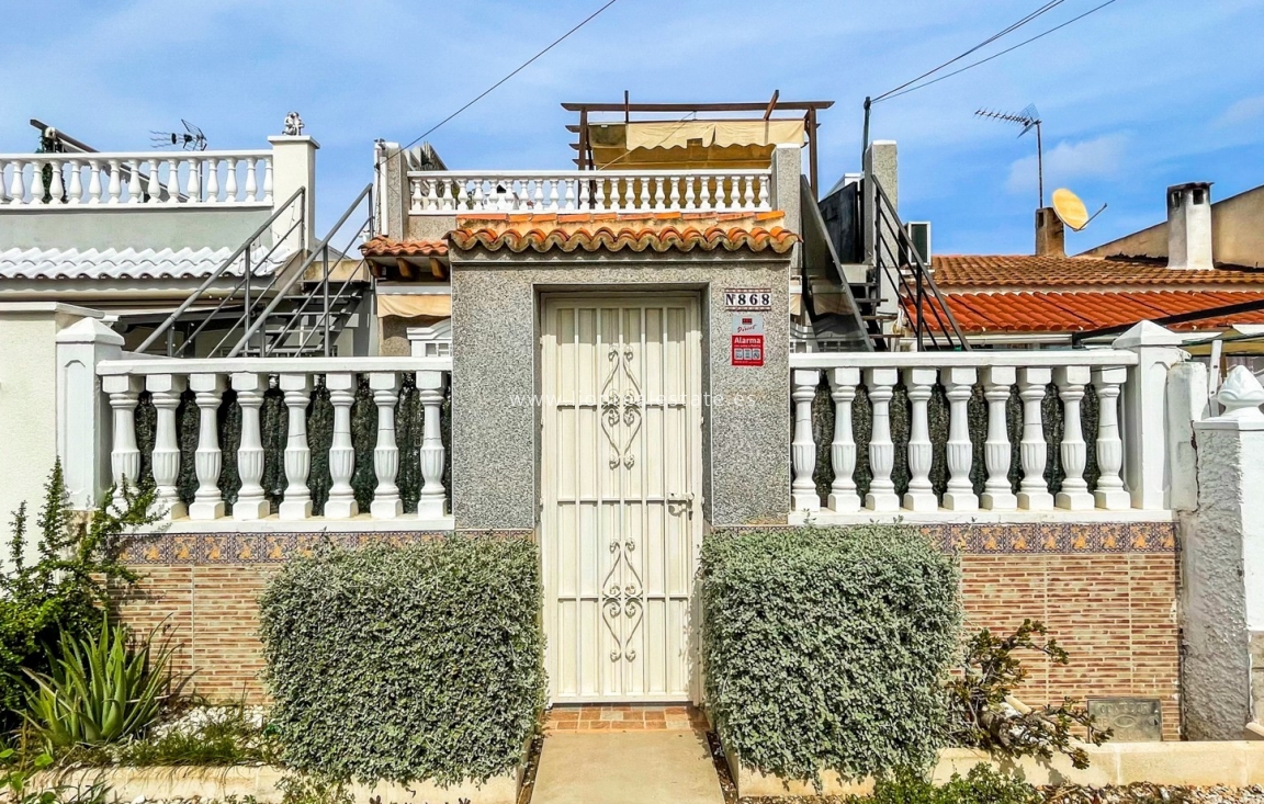 Resale - Bungalow - Torrevieja - La Siesta - El Salado -  Torreta