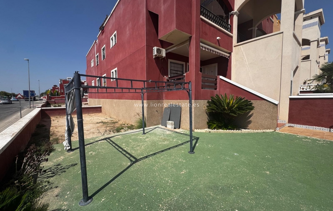 Resale - Bungalow - Torrevieja - Los Altos