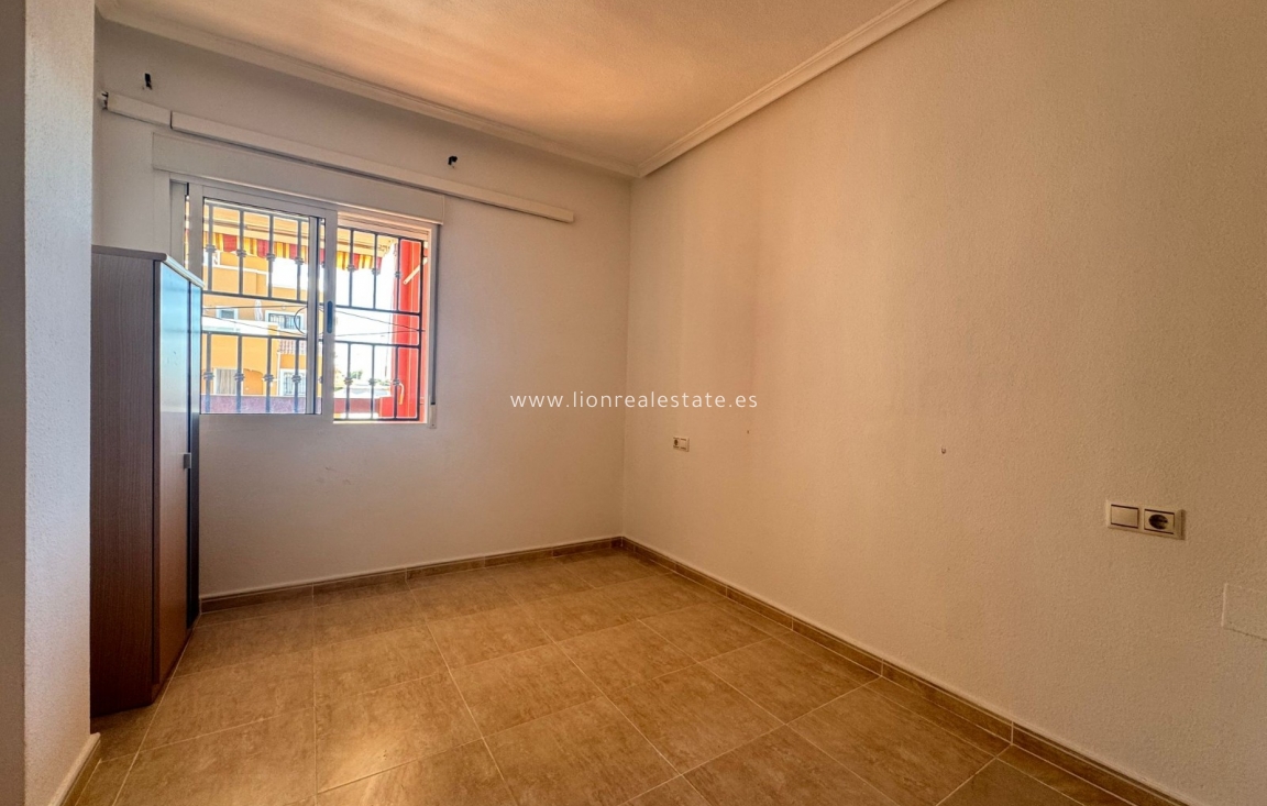 Resale - Bungalow - Torrevieja - Los Altos