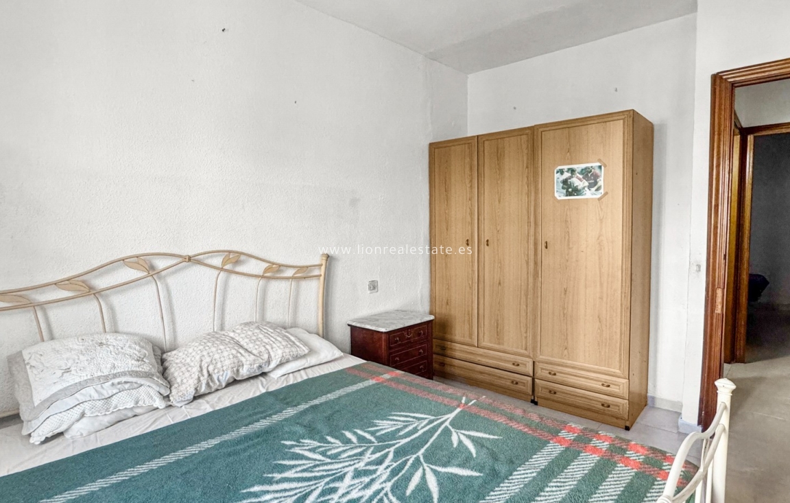Resale - Bungalow - Torrevieja - Nueva Torrevieja - Aguas Nuevas