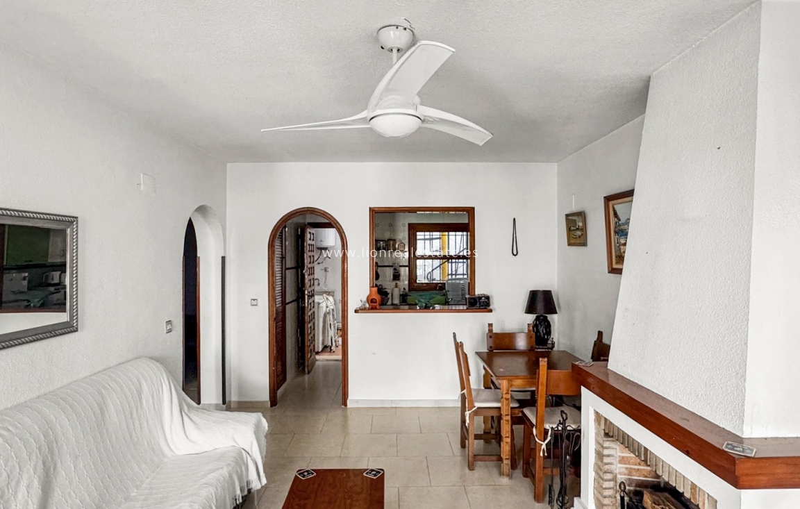 Resale - Bungalow - Torrevieja - Nueva Torrevieja - Aguas Nuevas