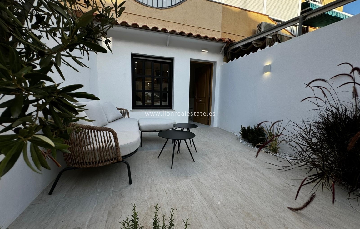 Resale - Bungalow - Torrevieja