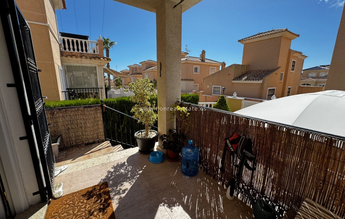 Resale - Chalet - Orihuela Costa - Los Altos