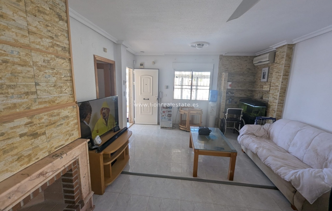 Resale - Chalet - Orihuela Costa - Orihuela